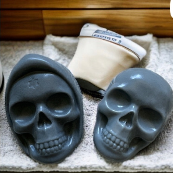 HOST PICK! Hand Crafted Charcoal Soap - Eucalyptus & Vanilla - Picture 2 of 5